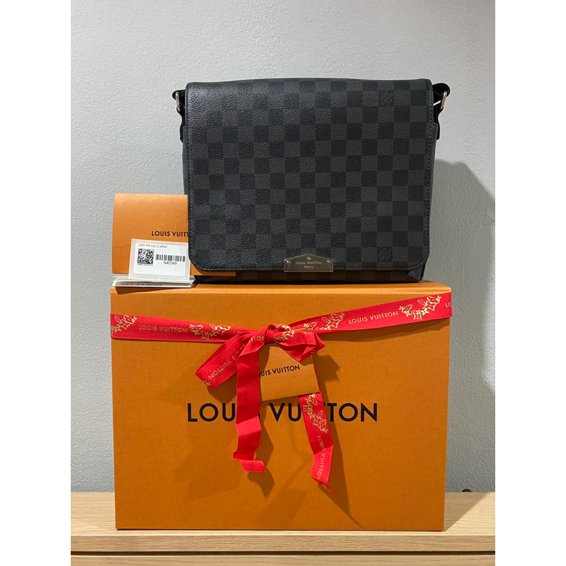 (มือสอง) กระเป๋า Louis Vuitton district PM ของแท้💯