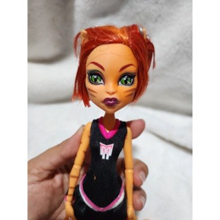 **มือสอง**  Used Monster high มอนสเตอร์ไฮมือสอง ผมยุ่ง ได้อุปกรณ์ตามภาพค่ะ **ตำหนิเสื้อขาด**