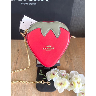 กระเป๋าทรงใส่เหรรยญ สะพายข้สง สตรอเบอรี่ สีแดง Coach Strawberry Coin Case CI182 4 นิ้ว สายโซ่สีทอง