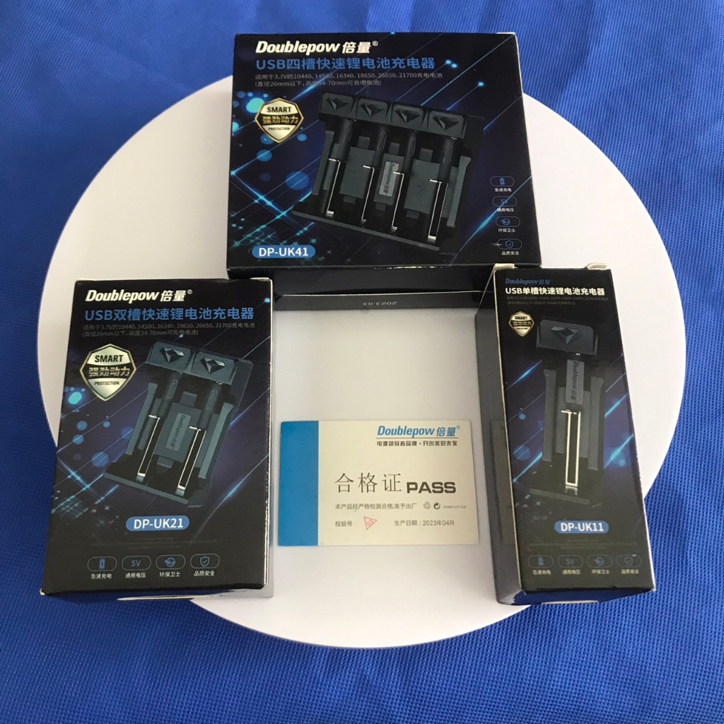 เครื่องชาร์จถ่าน 3.7 V Li-Ion 18650,26650,10440,16340,14500  ชนิด USB ขนาด 4,2และ1 ช่อง