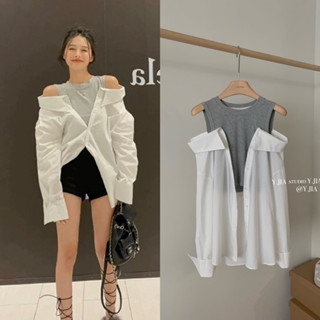 Off-shoulder X shirt (550฿ฟรีส่ง) เสื้อเชิ้ตดีไซน์เก๋ เว้าไหล่ แขนยาว เนื้อผ้าดี เป็นทรงสวย ตัดต่อโทนสีเทา ขาว