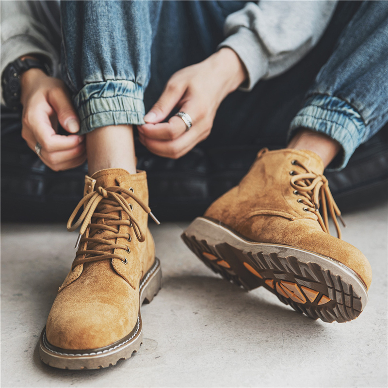 รองเท้าบูทผู้ชาย Universal Martin High-Top สวมใส่สบาย เหมาะกับการลุย ทนทานพื้นไม่ลื้น