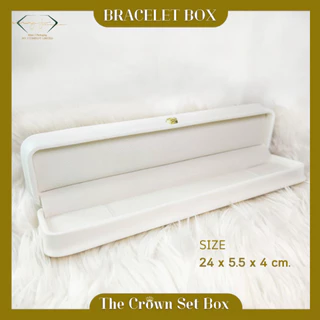 กล่องใส่เครื่องประดับสีขาว Crown Collection งานสุดหรู หุ้มหนัง PU วาววับ กล่องเครื่องประดับมงกุฎ