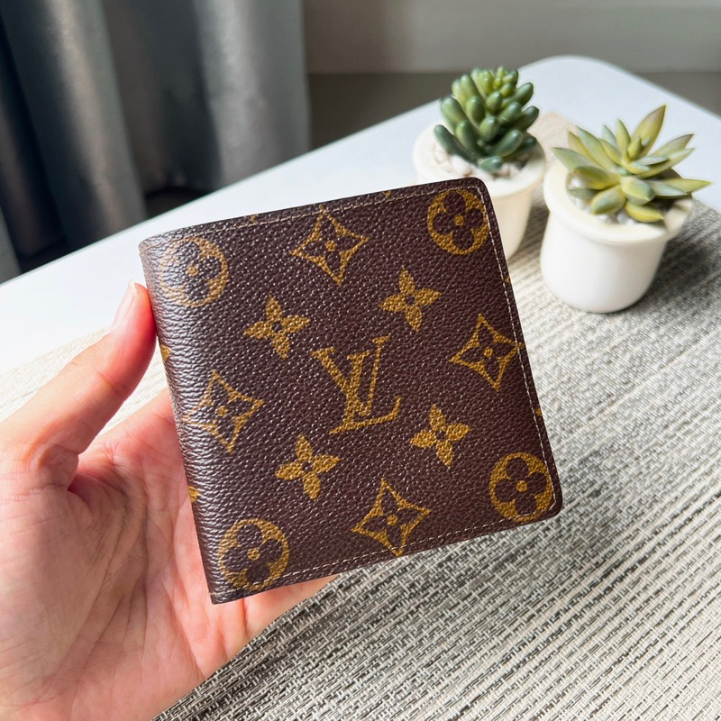 Lv Men wallet มือสองของแท้💯ค่ะ (รบกวนทั่กแชทก่อนสั่งค่ะ)