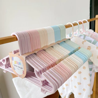 ไม้แขวนเสื้อเด็ก​ รุ่นใหม่ แพ็ค 10 ชิ้น ไม้แขวนเสื้อเด็ก สีขาว หนา แข็งแรง คุณภาพดี #No.10