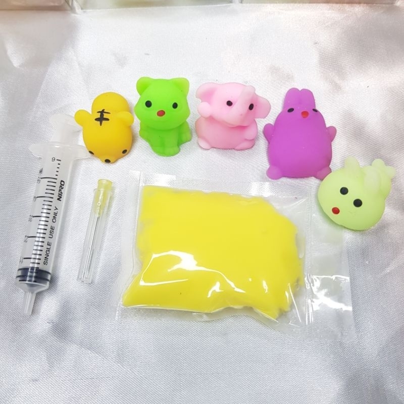 (มีขายส่ง)สกุชชี่โมนิ ตุ๊กตาเล่นบีบสิว5ตัวพร้อมอุปกรณ์ทำสิว