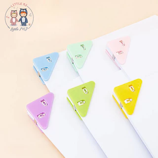 คลิปหนีบกระดาษสามเหลี่ยม เข้ามุม หลากสี ขนาด 5x3.9CM พลาสติกแข็งแรง ทนทาน ที่หนีบกระดาษ ใช้ เข้าเล่ม แทนแม็ก เครื่องเข
