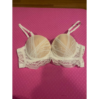 บราลูกไม้มีฟองน้ำดันทรงสีขาวน่ารัก size 34/75