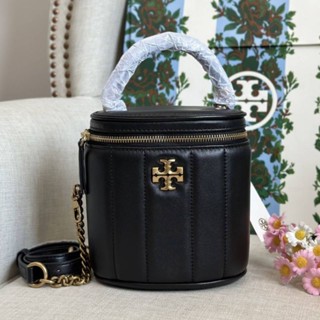 👜💥กระเป๋าสะพายหนังสีดำ ทรงกล่องกลม👜❄️New Tory burch Kira Vanity Case