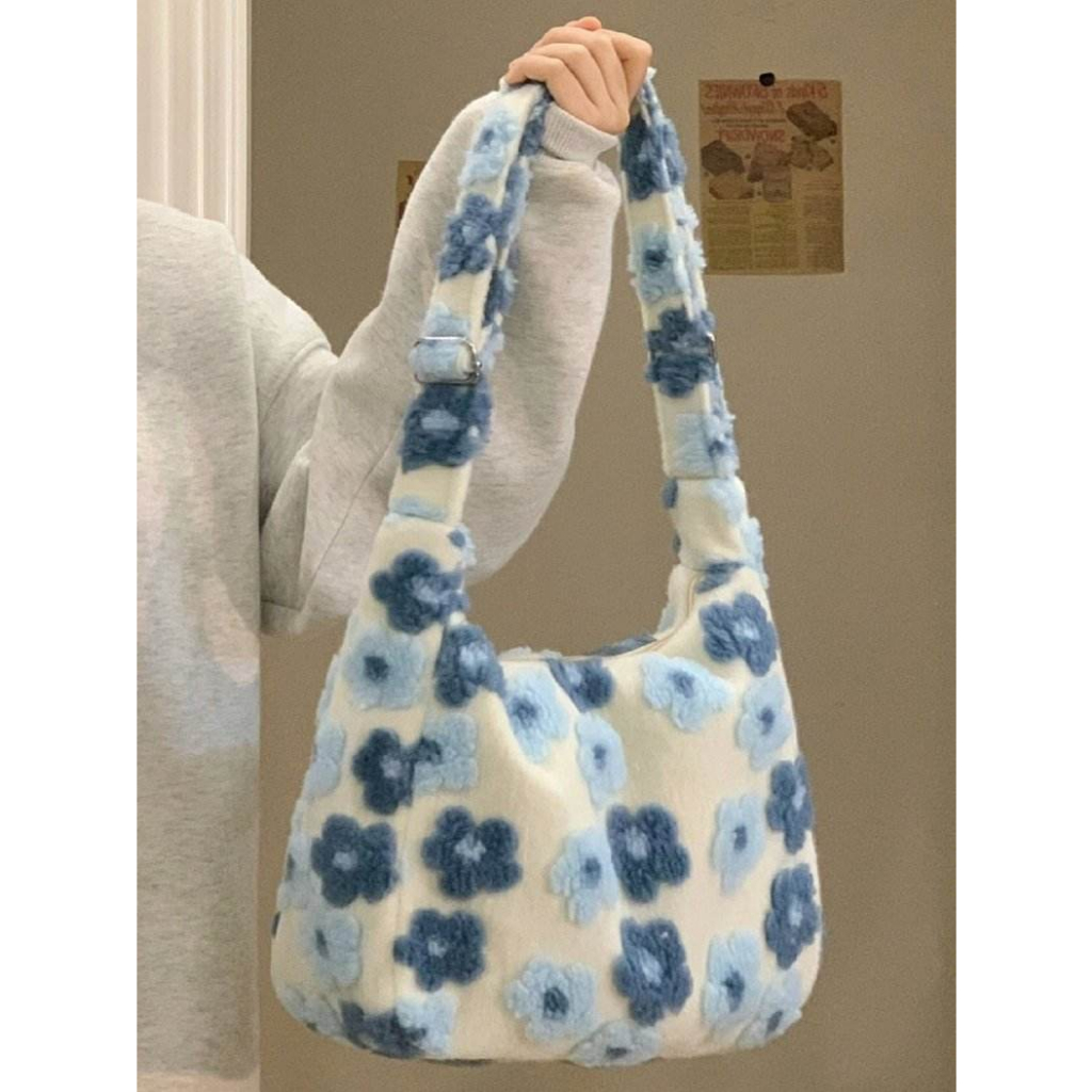 PUD001 - กระเป๋าดอกไม้สีฟ้า (Blue Blossom Bag)