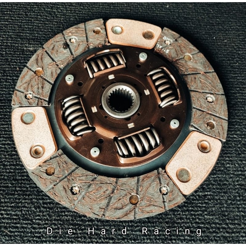 แผ่นคลัทช์ Mitsubishi Triton 9 นิ้ว ผ้าผสมถ่านทองแดง 6 ก้อน วัสดุพรีเมี่ยม ผลิตโดยโรงงานคุณภาพสูง มีประกัน อุ่นใจได้