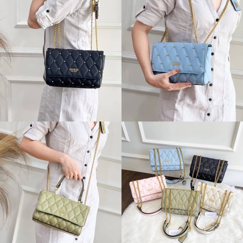 กระเป๋าสะพายข้างguess คลอใหม่ 9.5 นิ้ว แถมที่ห้อย สะพายได้สองแบบ
