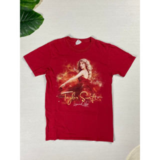 เสื้อยืด Taylor Swift ลาย Speak Now สีแดง ลายหน้าหลัง สวยๆ สภาพดี Size S