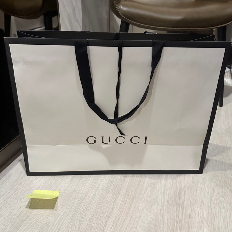 ถุงกระดาษแบรนด์เนม Gucci ของแท้ จากชอป