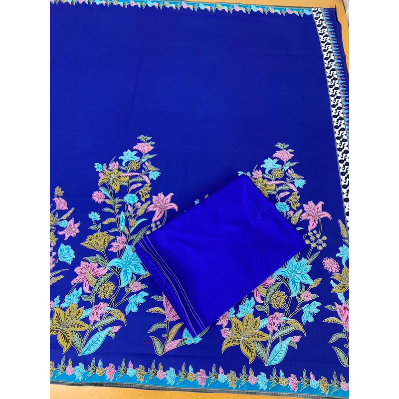 ผ้าปาเต๊ะ เซตคู่ ลายดอกลิลลี่กับผ้าลายขอ ลายใหม่ ตราMRR สีน้ำเงิน ผ้าคอตตอลแท้100% ได้2ชิ้น กว้างรวม