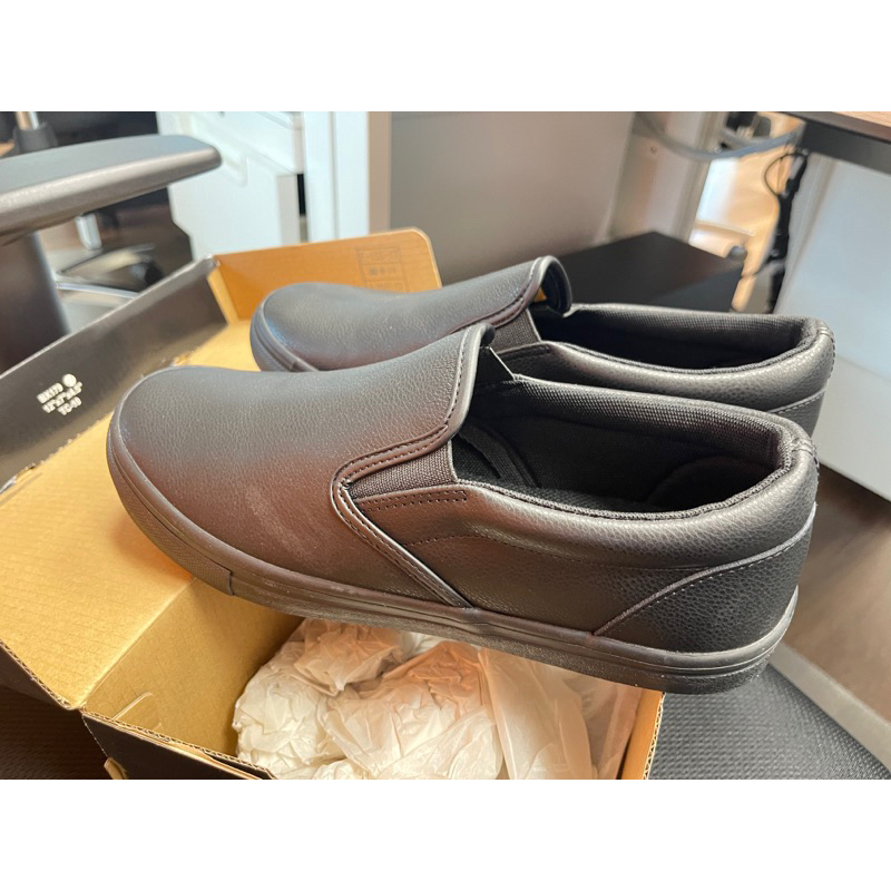 รองเท้าหนัง Skechers ผู้หญิง  size 9 / 26 cm  สภาพใหม่พร้อมกล่อง  (ซื้อมาแล้วแค่ลองใส่เท่านั้น)