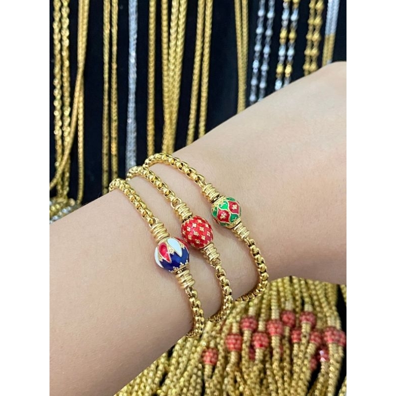 ยูสร้อยพระ สร้อยข้อมือสแตนเลสเลเซอร์ลายผ่าหวาย แต่งตุ้มลงยา ไม่ลอกไม่ดำ