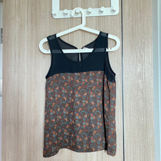 เสื้อแขนกุด ผ้าบาง A-dress (มือสอง)