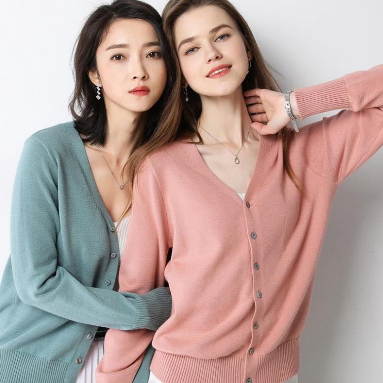 LEILA clothing ที่ถูกสุด แฟชั่น เสื้อคลุมแขนยาว ไหมพรมสไตล์เกาหลี ผ้านิ่ม เสื้อกันหนาวใส่สบาย ฟรีไซส์ สีพื้นพร้อมส่ง #