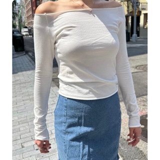 พรีออเดอร์ PREORDER Brandy Melville ของแท้ 100% Bonnie Off the Shoulder Top (White)