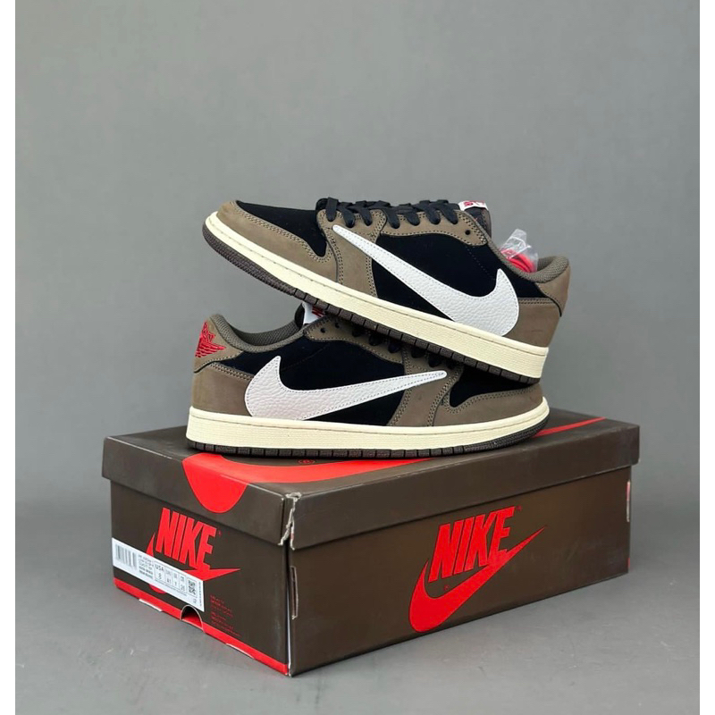 [ พร้อมส่ง ] มีทั้งผู้หญิงและผู้ชายordan 1 low “ Travis Scott Reverse Mocha “ Size 37-45