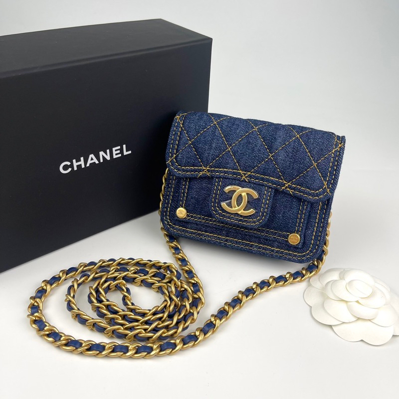 New Chanel Clutch with Chain