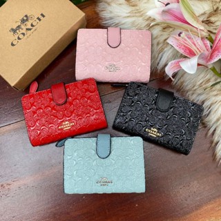 COACH F25937 MEDIUM CORNER ZIP WALLETกระเป๋าสตางค์ใบกลางหนังแก้ว