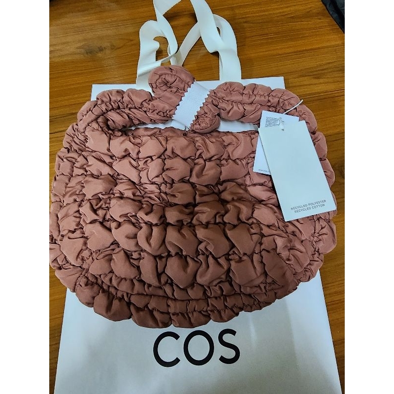 NEW! กระเป๋า COS quilted mini bag สีใหม่ limited Thailand only!