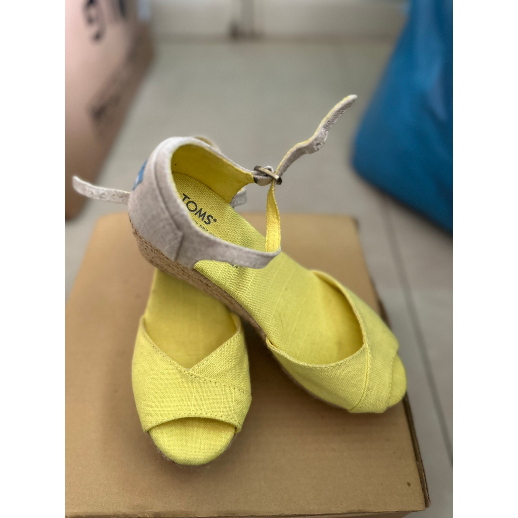 TOMS รองเท้ามีส้น ของแท้