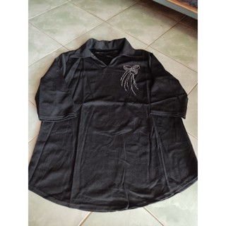 เสื้อเชิ้ตยืดแขนสามส่วนคอวีสีดำ เสื้อลำลองผู้หญิง อก 42" ไหล่ 17" ยาว 25"
