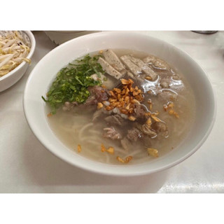 ก๋วยจั้บญวน ไก่  อร่อยที่สุดในสุรินทร์ เข้มข้น หอม หวาน อร่อย มัน นุ่ม นัว รสเด็ด น้ำข้นถึงใจ แยก เส้น