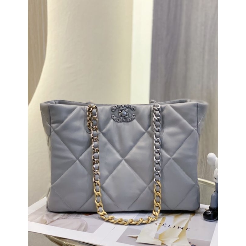 Chanel 19 tote horizontal bag SS2022 [SALE]