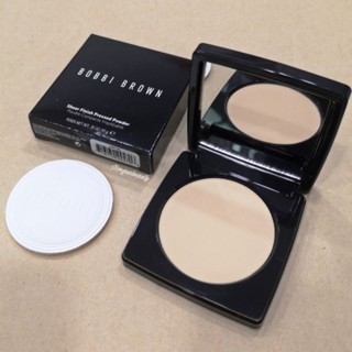 BOBBI BROWN Sheer Finish Pressed Powder 10g สี Soft Sand แป้งฝุ่นอัดแข็ง ช่วยคุมความมันและช่วยให้รองพื้นเช็ตตัว