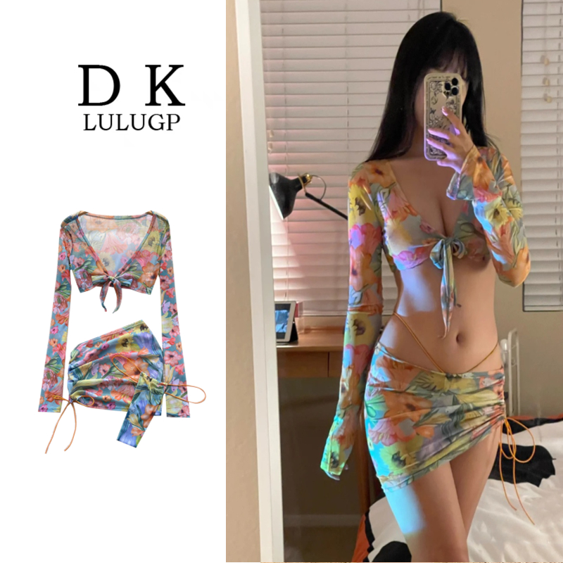 พร้อมส่งในไทย ชุดเซต 3 ชิ้น เซตบิกินี่ เสื้อครอปแขนยาวมัดอก บิกินี่และกระโปรง 2383