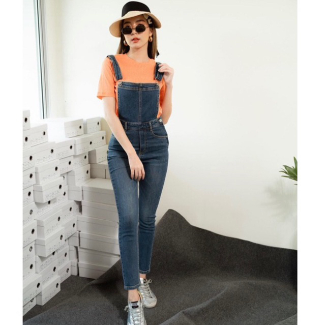 ของใหม่ป้ายห้อย คุ้มมาก เอี๊ยมยีนส์ยืด Bib jeans size S ของแบรนด์ wara.official (Shop 2190)