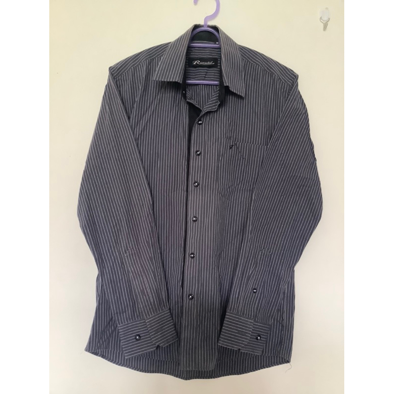 เสื้อเชิ้ตทำงานผู้ชายแขนยาวสีกรมลายทาง แบรนด์Rondo