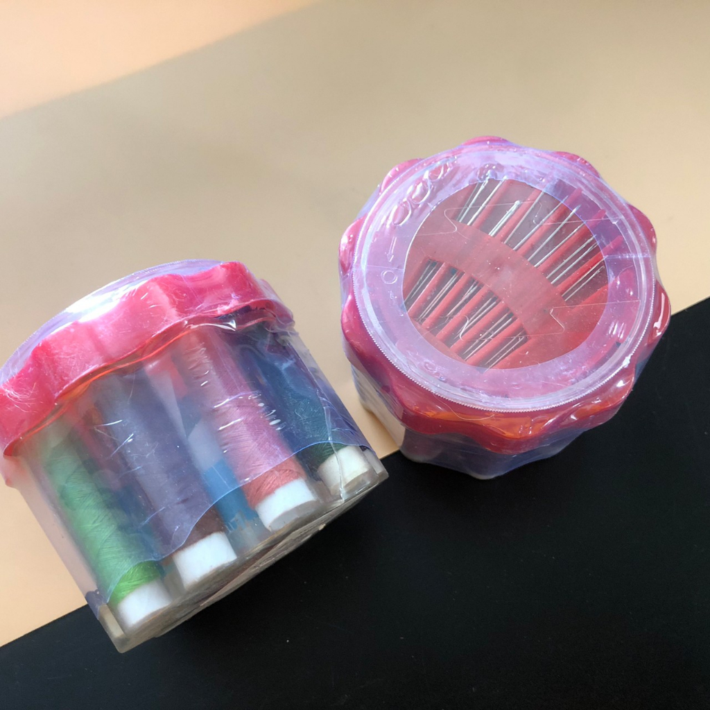 (ยกโหล 12 ชิ้น) No.429  เข็มกับด้าย แบบกระปุก อุปกรณ์เย็บผ้า