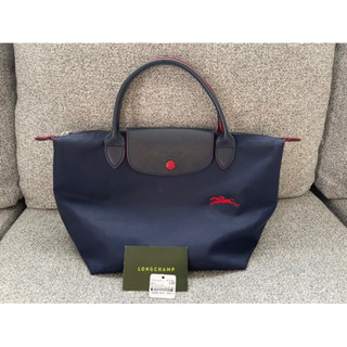 Used longchamp navy size s สภาพดี ตำหนิมุมใต้ฐานกระเป๋า