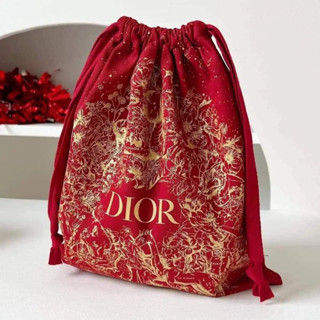 (New/แท้💯) กระเป๋าถุงผ้าหูรูด กระเป๋าเครื่องสำอาง Dior สีแดงตรุษจีน