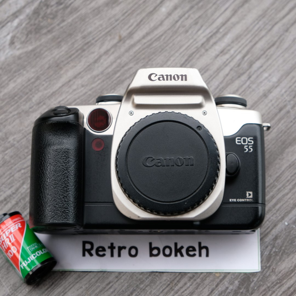 กล้องฟฺิลม์ Canon EOS55 กล้องระดับ Pro สภาพดี สวย กล้องระบบดีมาก มี Function Eye Control ใช้ตาเล็งจุดโฟกัสได้ ใช้งานง่าย