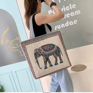 กระเป๋าผ้าเมืองใหญ่ลายช้างใบใหญ่Thailandาผ้าแคนวาสลายลายช้างคละสี คุณภาพดี ความจุเยอะ ขนาดใหญ่ (จำนวนจำกัด)