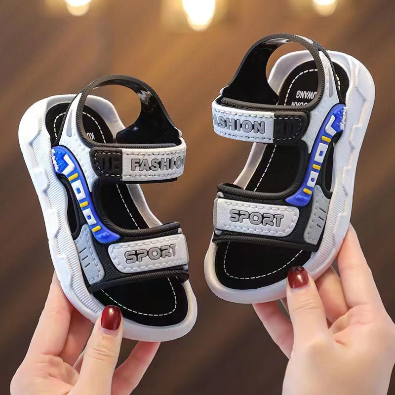 ลด10% โค้ด DDXDECW4 MSPORT04 รองเท้าแตะเด็กที่บ้านฤดูร้อนสไตล์ใหม่ รองเท้าแตะชายหาดด้านล่างนุ่มสำหรับเด็กผู้ชาย