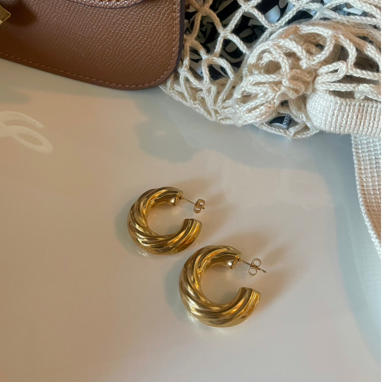 ASHIRA | ต่างหูสายฝอ สีทอง (18k gold plated) hoop earrings twisted hoop earrings