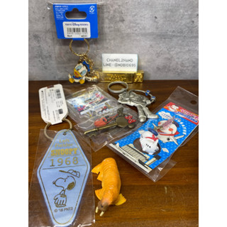 V2 CHANEL2HAND99 TOKYO DISNEY RESORT พวงกุญแจ ของจิ๋ว เข็มกลัด FROZEN UNIVERSAL STUDIO SNOOPY POOH PIGLET KITTY MINNIE
