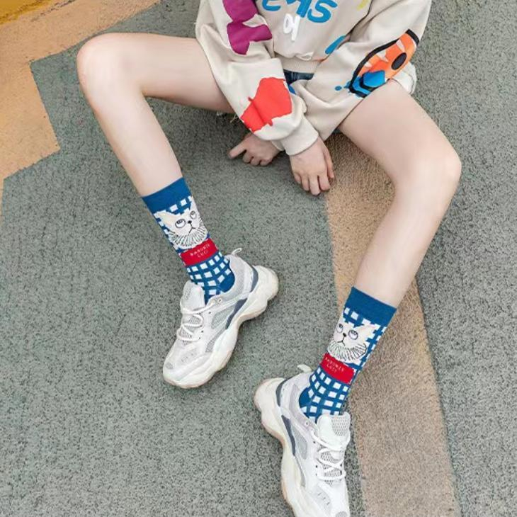 ถุงเท้าผ้าฝ้าย พิมพ์ลายน้องแมว ระบายอากาศ ถุงเท้าผู้หญิง Women's socks oil painting style cute cat socks - รูปที่ 2