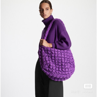 กระเป๋า COS Quilted Oversized Bag สีม่วง (Purple) ของแท้ 100%