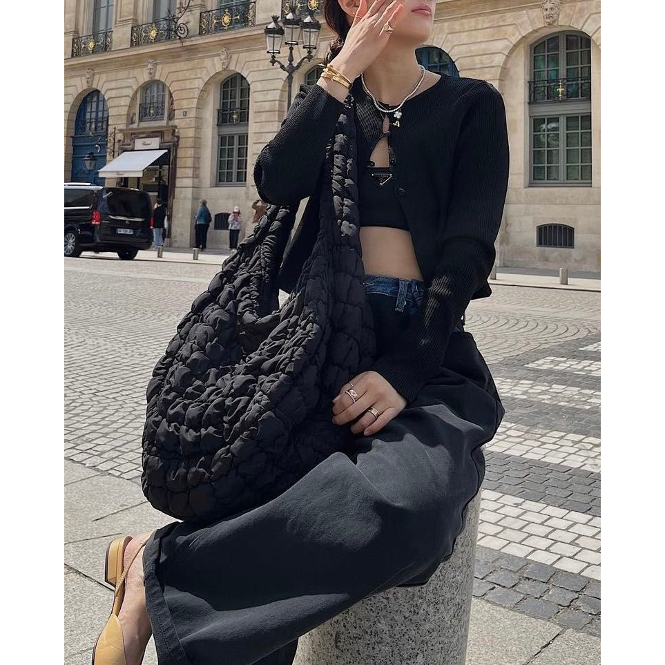พร้อมส่ง * กระเป๋า Cos Oversized Quilted Bag สี Black ของแท้ 100%