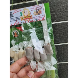 ลูกอมรสนม Milk Candy รสใบเตย รสกาแฟ หวาน มันส์ หอมอร่อย ขนมแผง 1 แพ็ค 12 ห่อ by คุณยายพิมพ์1959