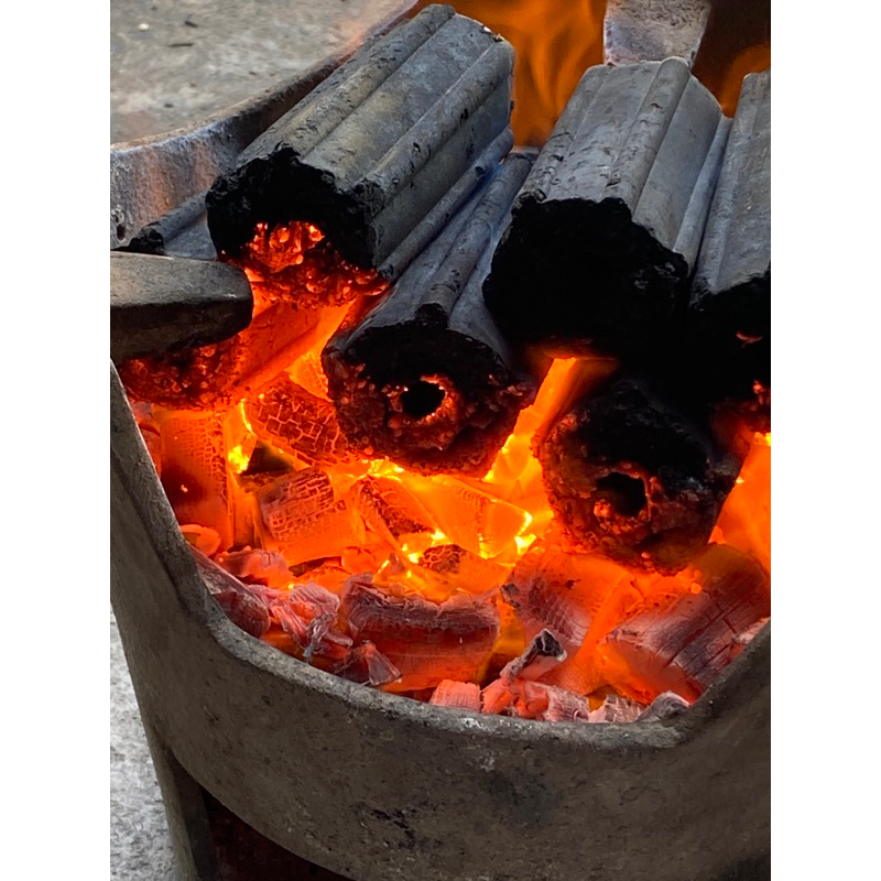 ถ่านอัดกะลามะพร้าว K Charcoal เกรด A น้ำหนัก 4 kg