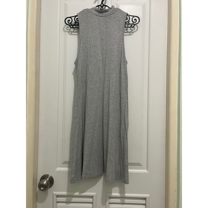 212_6ixty8ight เดรสสั้น คอปีน ผ้าเรย่อนหนา ทิ้งตัว ผ้านุ่ม เเขนกุด สีเทา